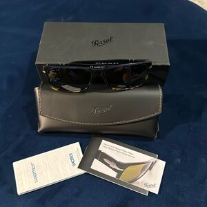 Pers 2747 Sunglasses Like New in box!